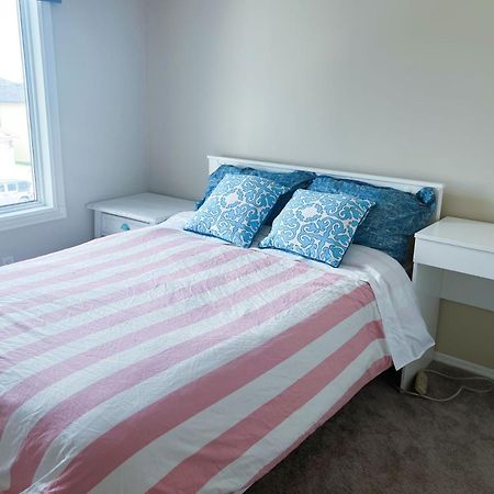 Best Garden House&3 Mins Bus Station Close C-Train&Free Parking YYC الغرفة الصورة
