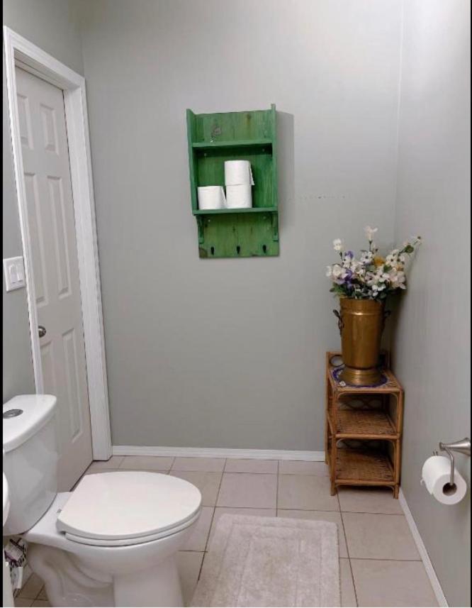 Best Garden House&3 Mins Bus Station Close C-Train&Free Parking YYC المظهر الخارجي الصورة