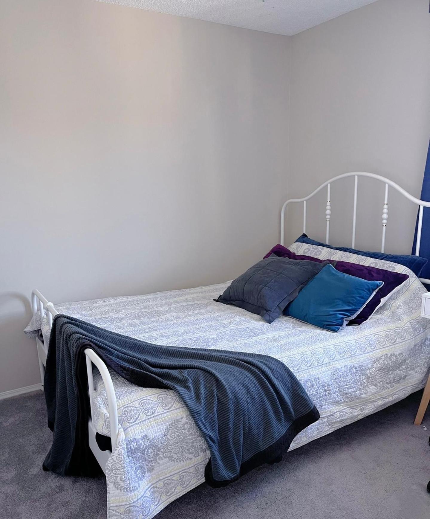 Best Garden House&3 Mins Bus Station Close C-Train&Free Parking YYC المظهر الخارجي الصورة